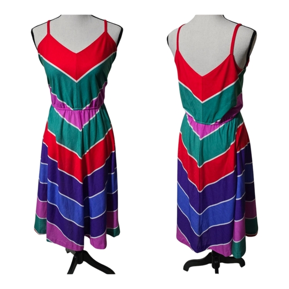 Vintage Red and Green Sleeveless Spaghetti Strap Sundress - Picture 3 of 8